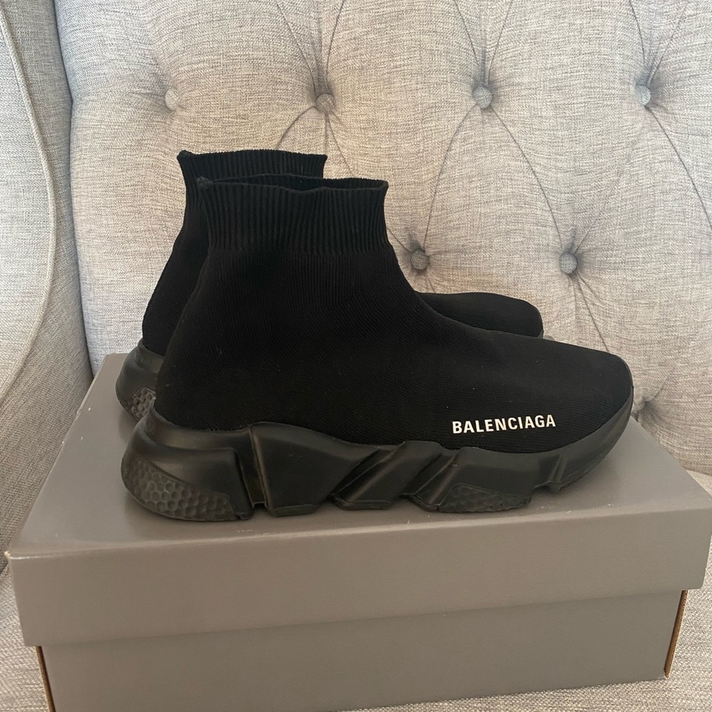 Authentic Balenciaga Speed Runners black gucci vuitton fendi